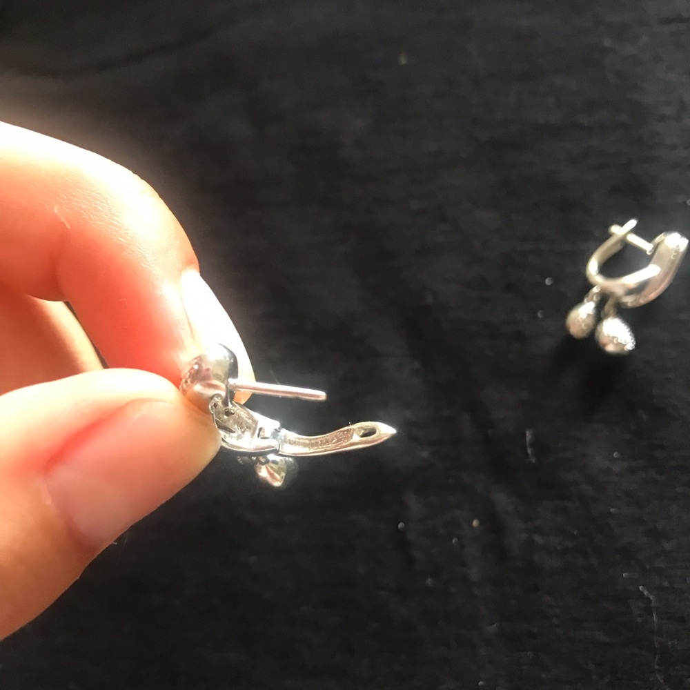 Set of earrings and ring.white gold and diamonds. - Picture 5 of 8